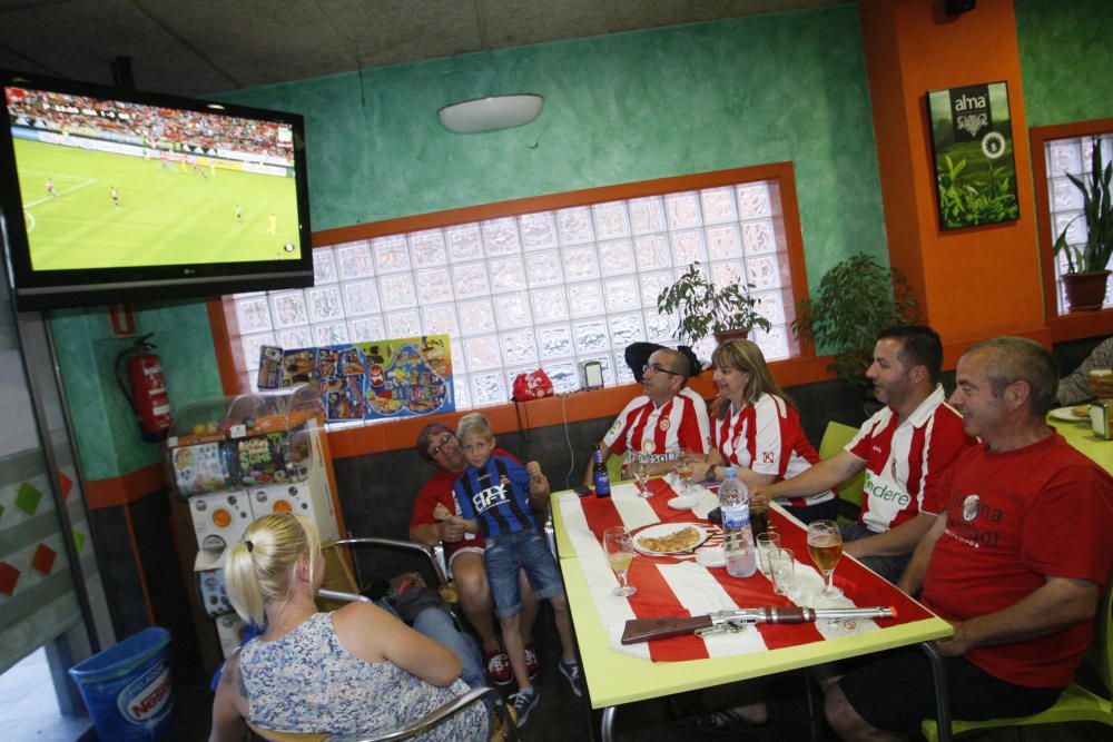 L'afició viu el partit a Girona