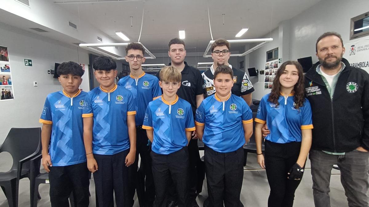 El grupo de jóvenes del Chef Amadeo Gandia Billar Club en los Campeonatos de España