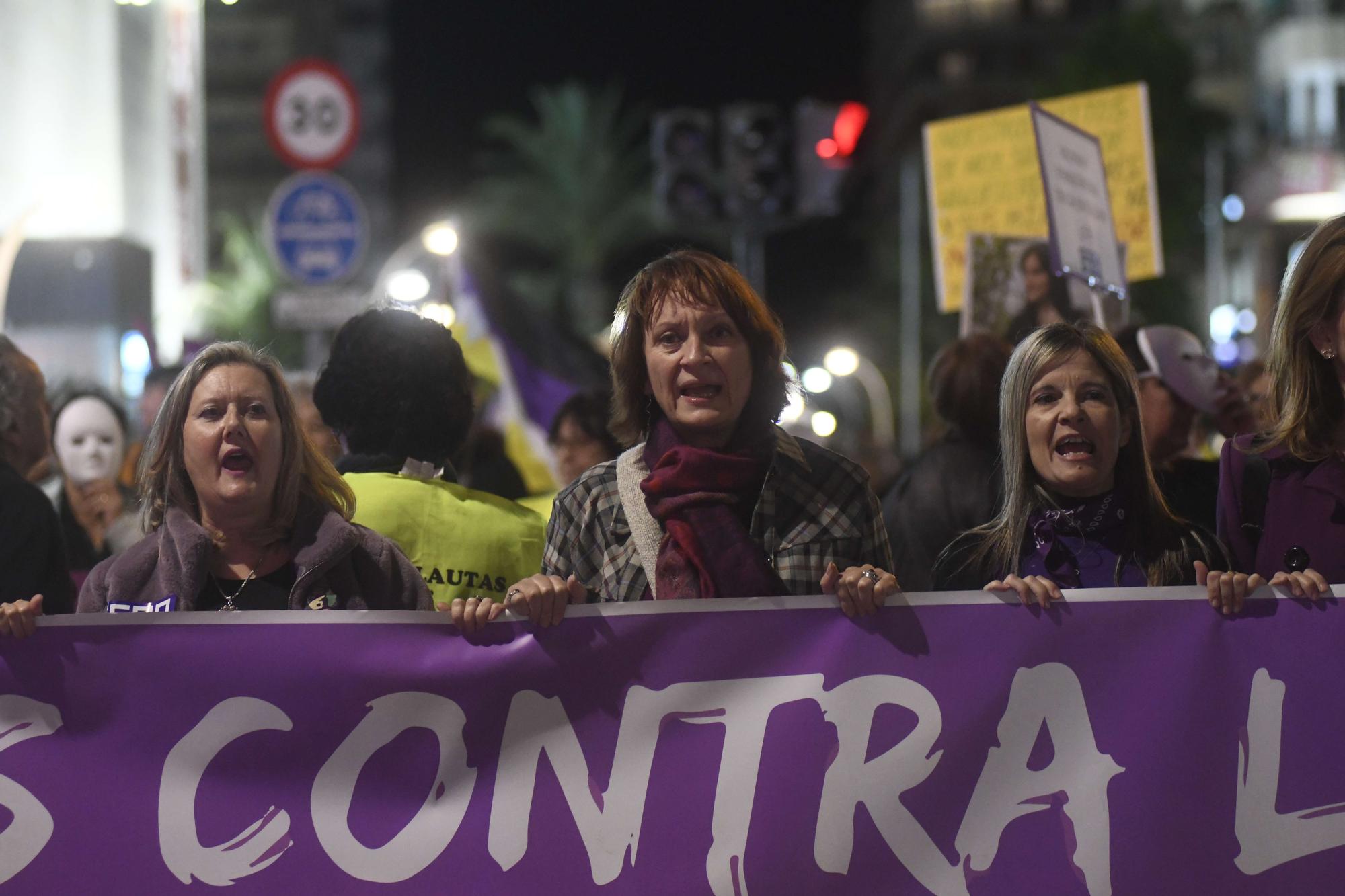 Las imágenes de la manifestación contra la violencia machista en Murcia