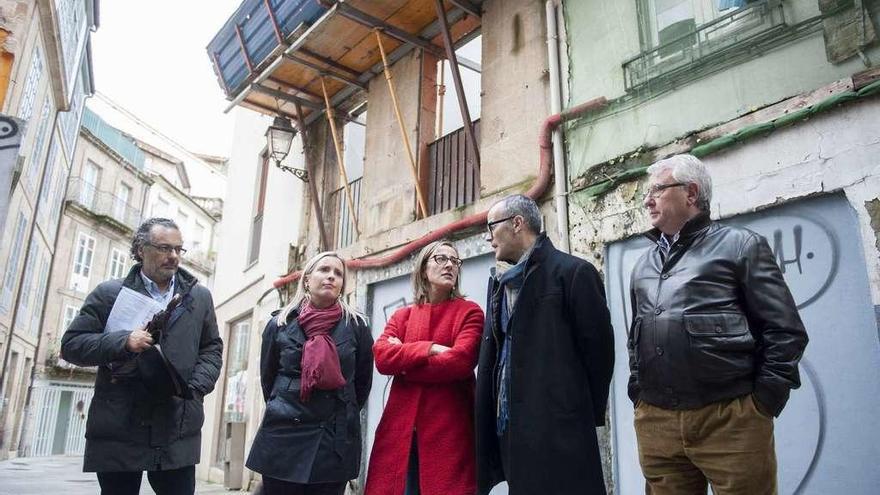 La conselleira (en el centro), con Silvia Dorado, Jesús Vázquez y José Cudeiro. // Brais Lorenzo