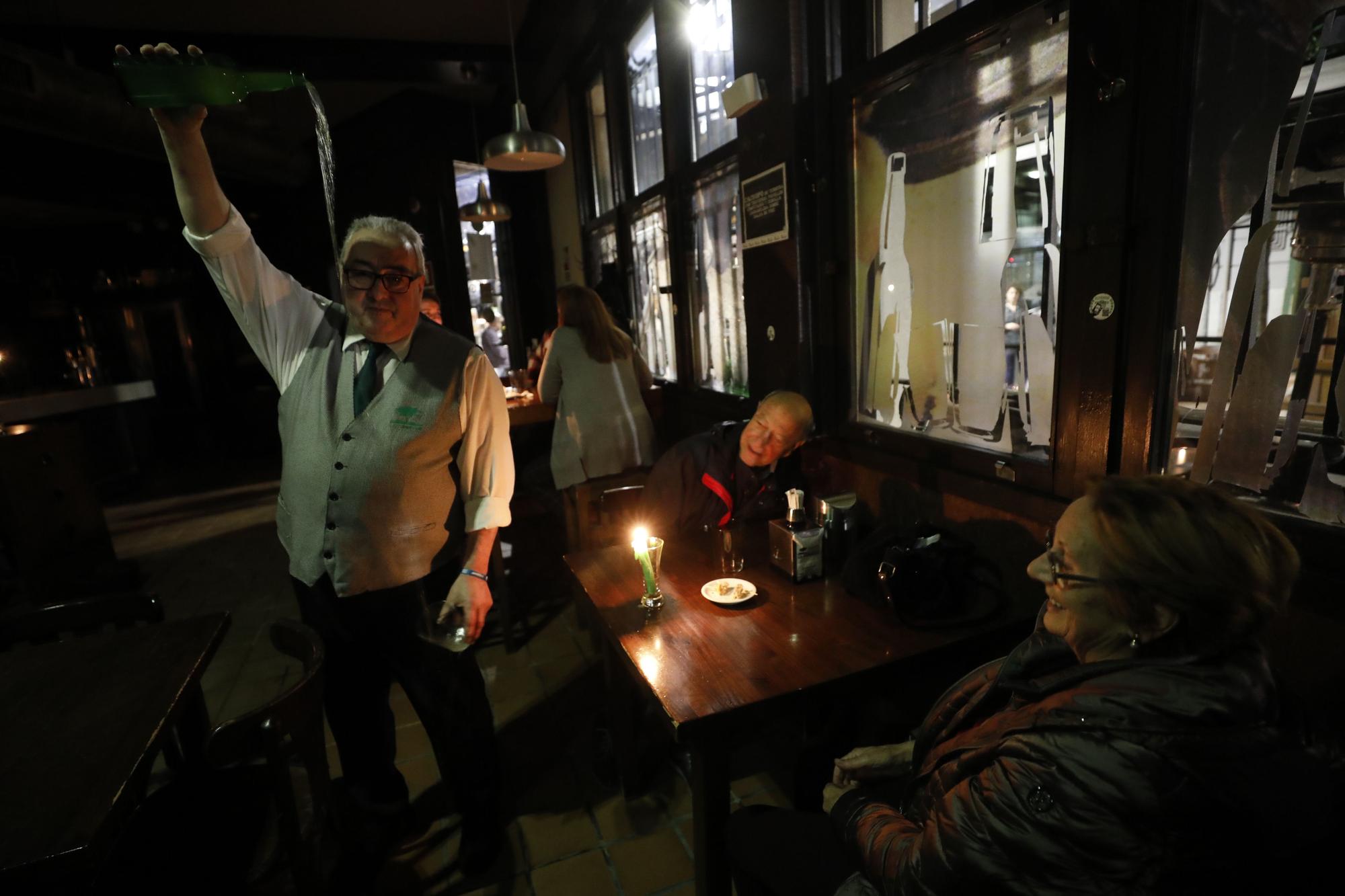 La hostelería de Oviedo se apaga contra la carestía de la energía