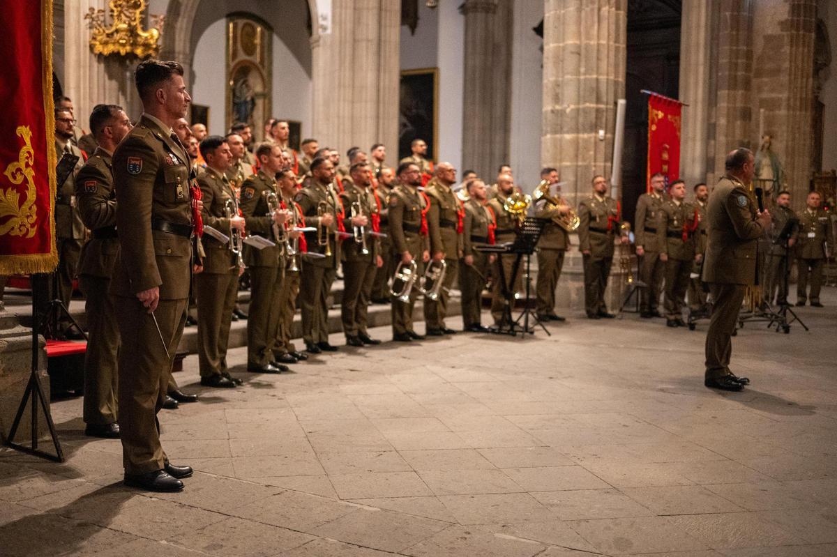 Así fue el concierto cofrade de la Banda de Guerra en la Catedral de Canarias