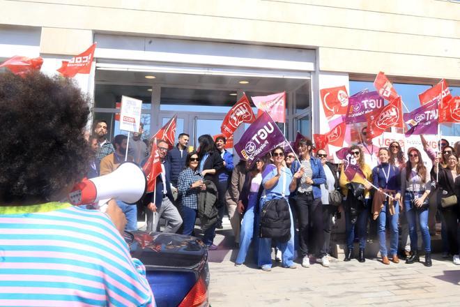 Trabajadores de Solvia protestan en Alicante para reclamar que se mantenga el teletrabajo