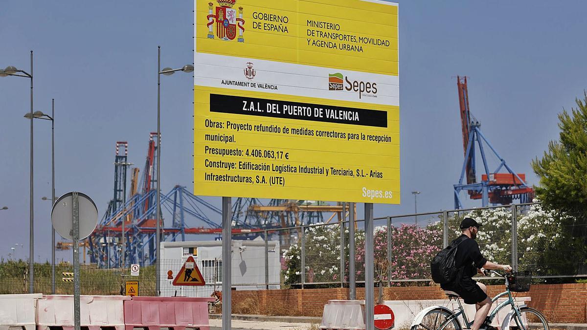 Recreación de la zona logística del puerto en la Punta. | LEVANTE-EMV