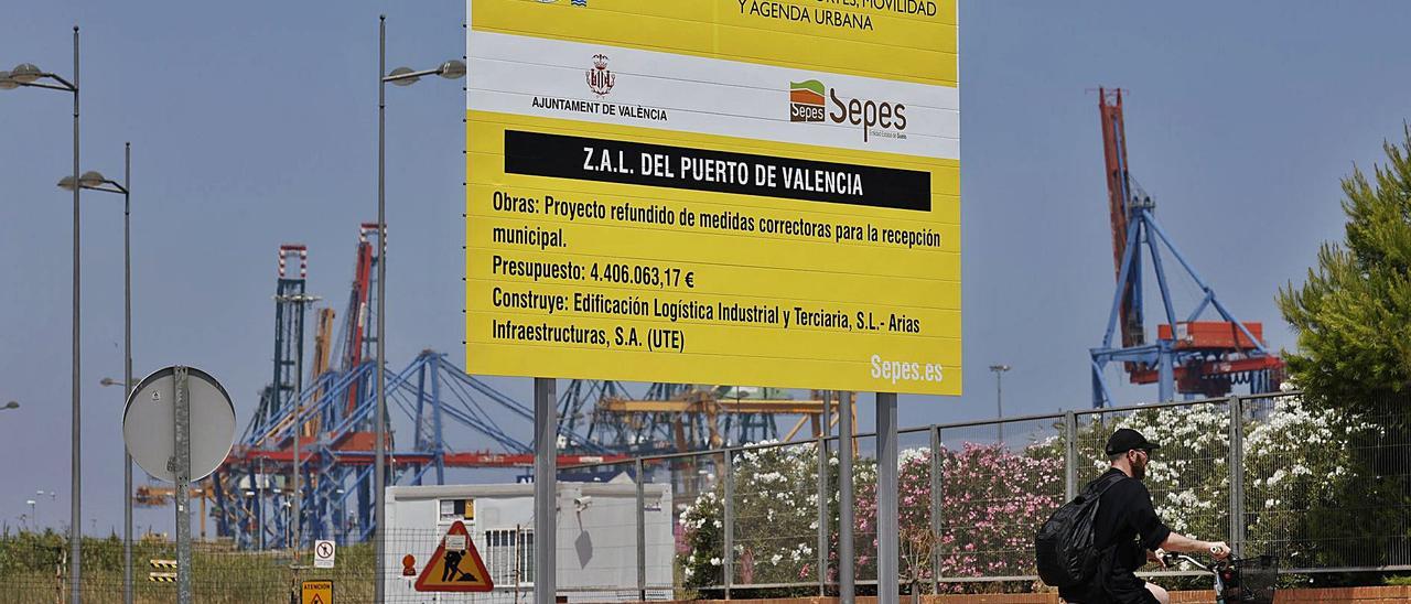 Recreación de la zona logística del puerto en la Punta. | LEVANTE-EMV