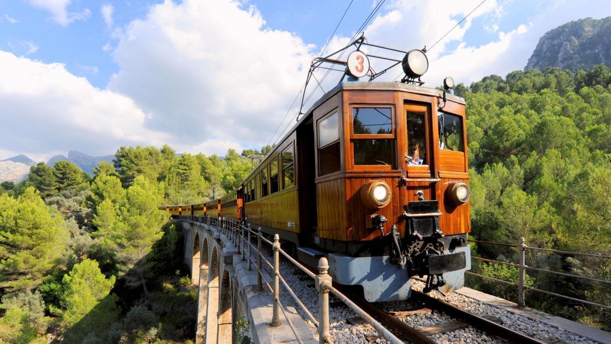 El Tren de Sóller, un viaje centenario que sigue conquistando Mallorca