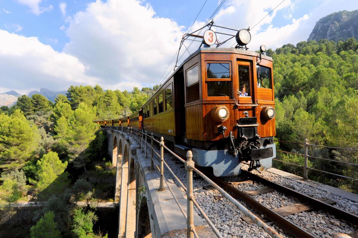 El Tren de Sóller fue Inaugurado en 1912.