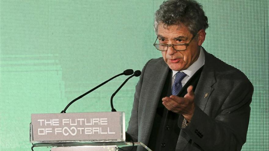 Ángel María Villar presenta su candidatura a presidir la UEFA