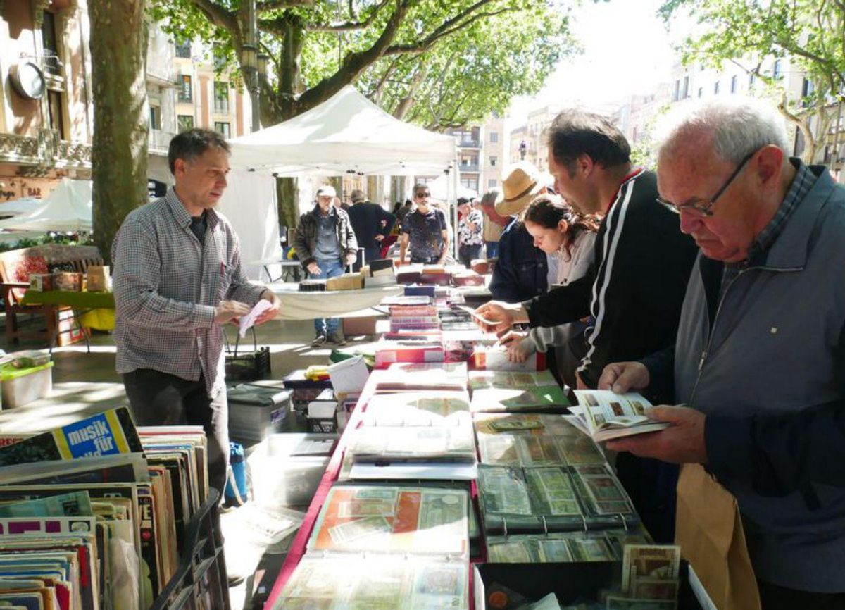 La Fira del Col·leccionisme, situada a la Rambla. | JORDI BLANCO