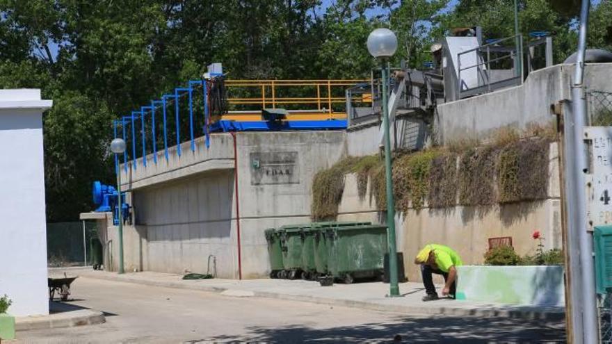 Oliva, más cerca de acabar con el vertido al mar de agua casi sin depurar