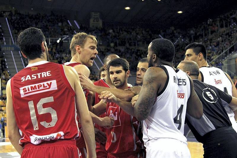 Fotogalería del partido de cuartos de la Copa entre el CAI  y el Madrid