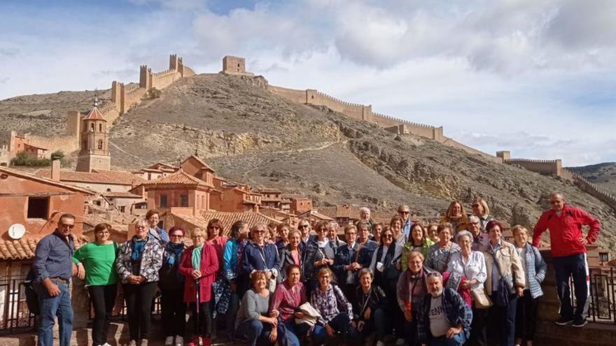 La Asociación de Mujeres Almena realiza una visita a Albarracín y Teruel