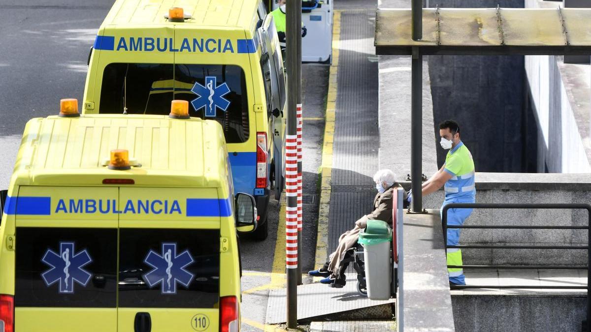 Traslado de pacientes dados de alta en el hospital Montecelo de Pontevedra. // Gustavo Santos