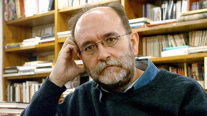 El profesor de Ciencia Política Carlos Taibo imparte hoy una charla en Alicante