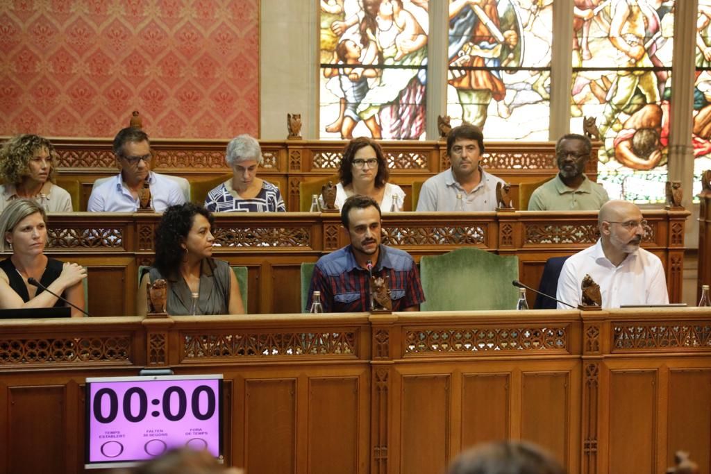 Minuto de silencio en el Consell de Mallorca en memoria de Virginia Eza