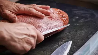 ¿Pescados salvajes o pescados criados en piscifactorías? Los chefs nos cuentan los pros y los contras de cada uno