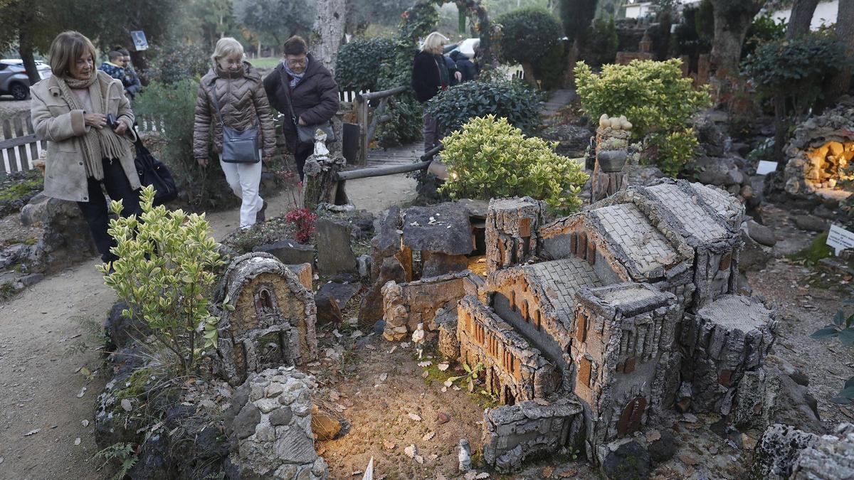 El pessebre gironí amb un recorregut de 800 metres quadrats, més d’un miler de figures i maquetes de 230 monuments de Catalunya