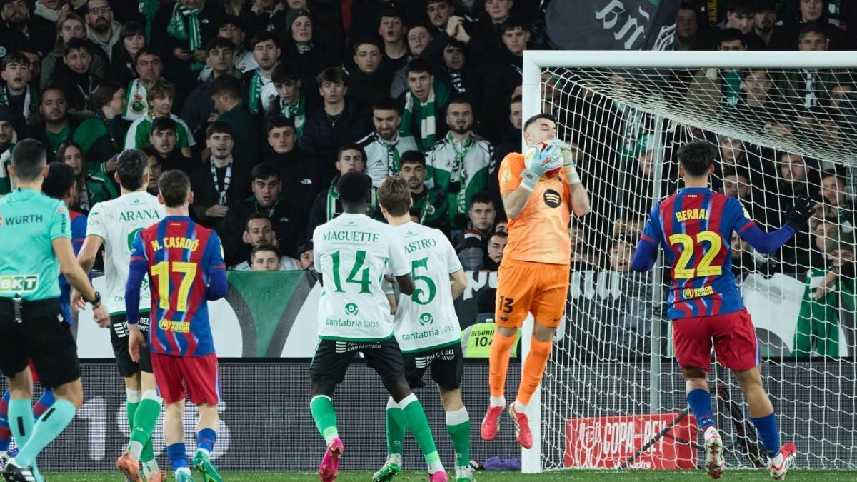 Casadó y Bernal fueron titulares contra el Racing