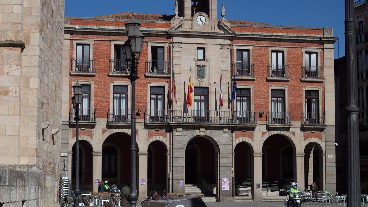 Plaza Mayor de Zamora, con el Ayuntamiento al fondo.