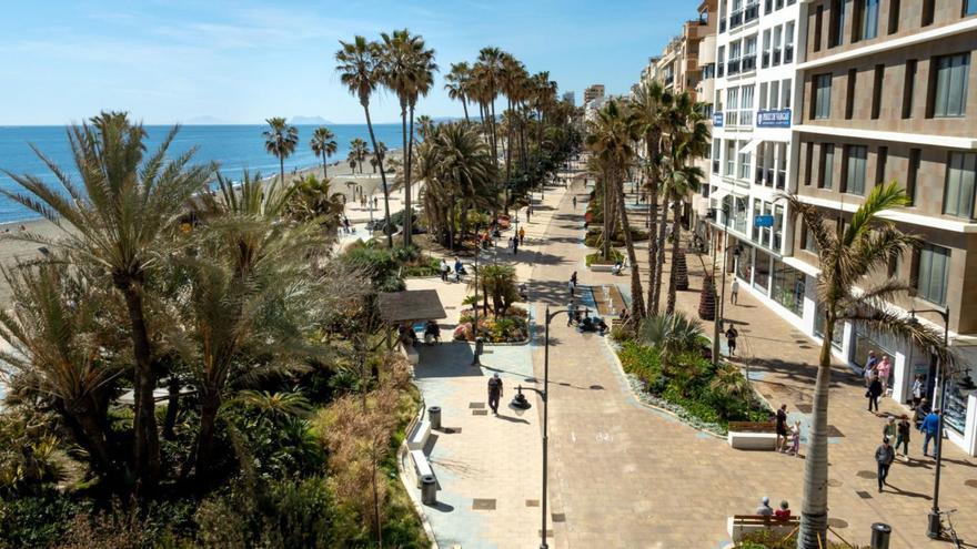 Estepona estrena uno de los mayores paseos marítimos de España