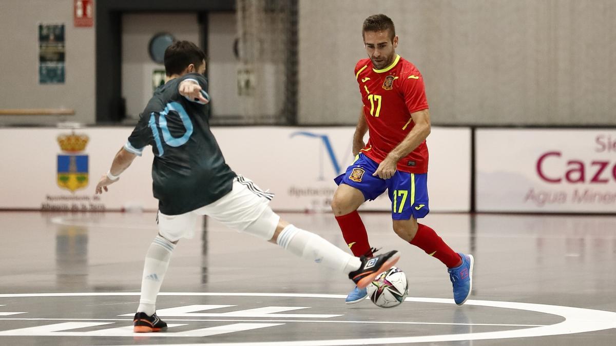 Cecilio Morales, en un partido entre las selecciones de España y Argentina.