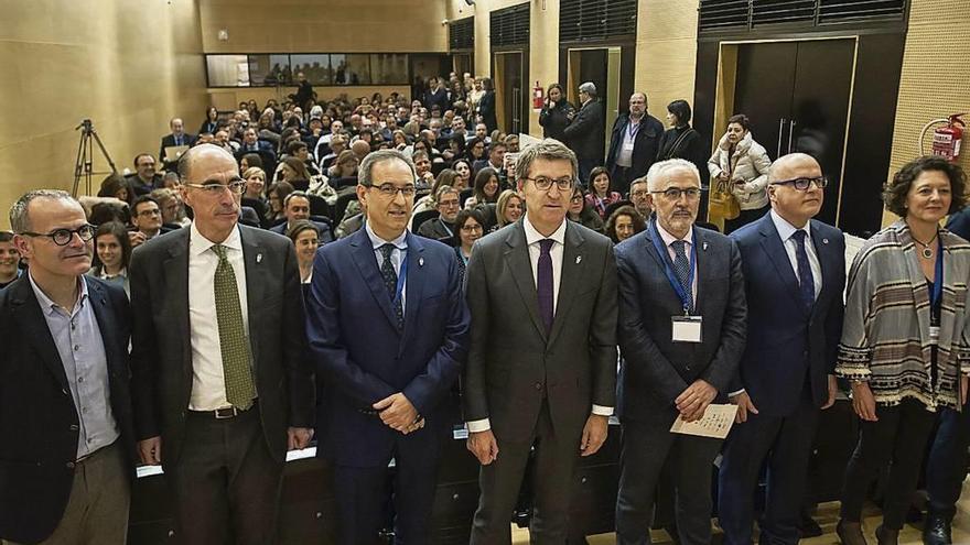 Vázquez Abad, Vázquez Almuiña, García Mata y Núñez Feijóo, con Baltar, entre otros. // Brais Lorenzo