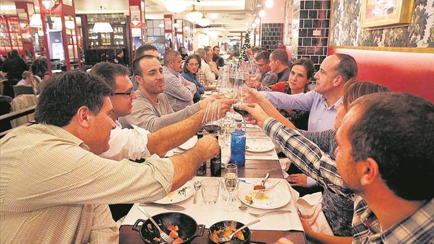 Las comidas de Navidad vuelven a estar de moda y llenan restaurantes