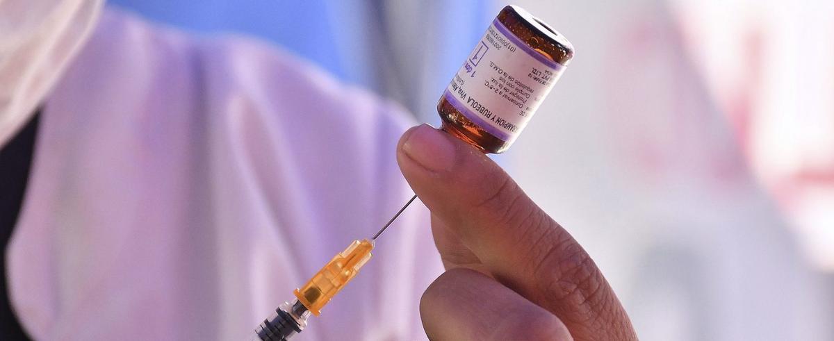 Salut apunta a les famílies antivacunes pel xarampió