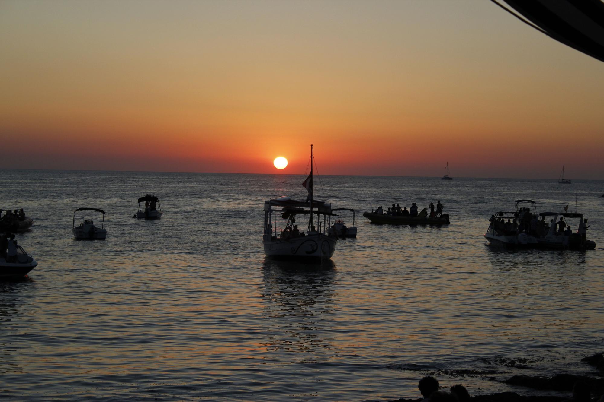 Puesta de sol en ses Variades (Sant Antoni).