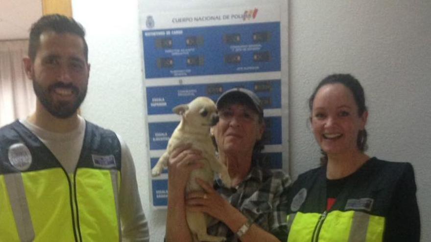 La Policía Nacional encuentra a un cachorro perdido durante dos meses