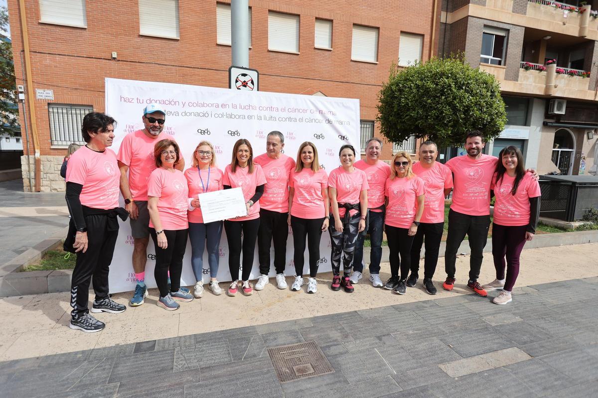 Las imágenes de la Marcha contra el Cáncer de Mama en Almassora