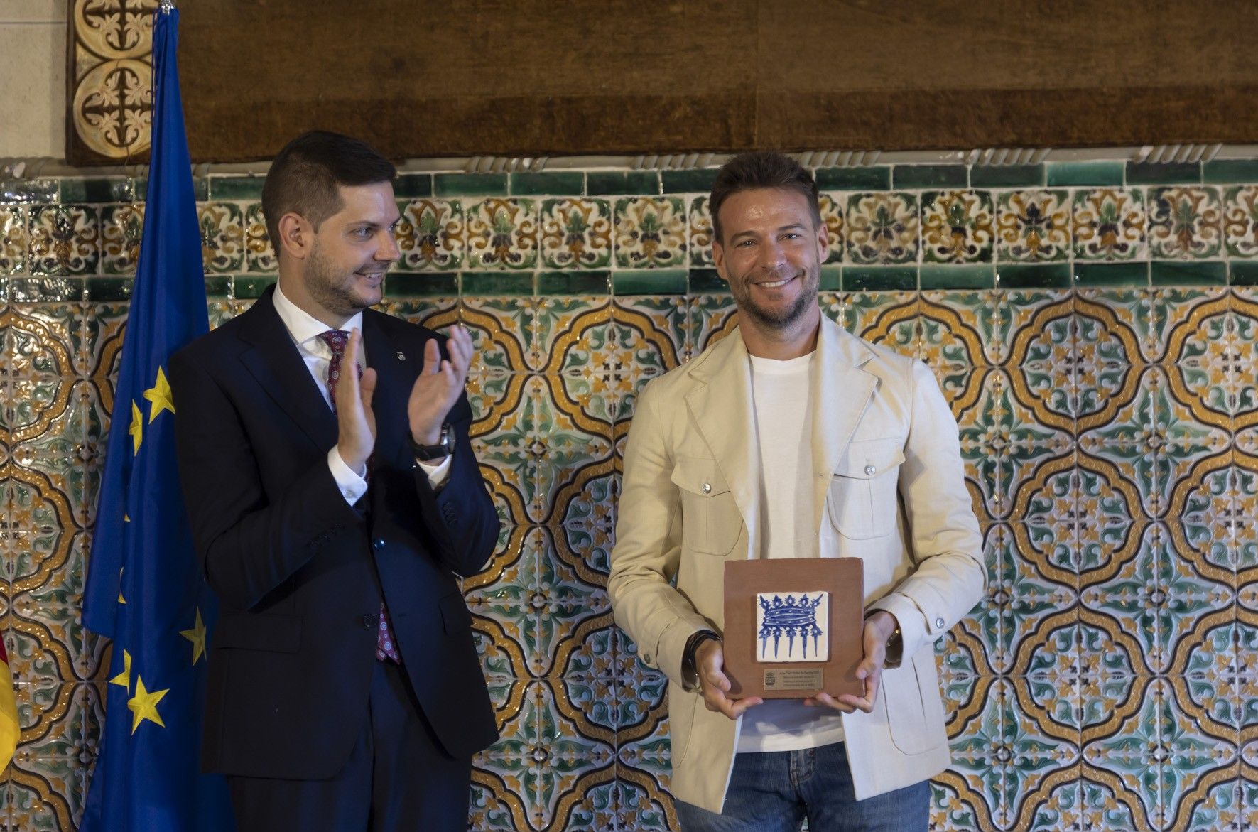 Las imágenes del Acto Cívico que reconoce a personas y colectivos de Gandia