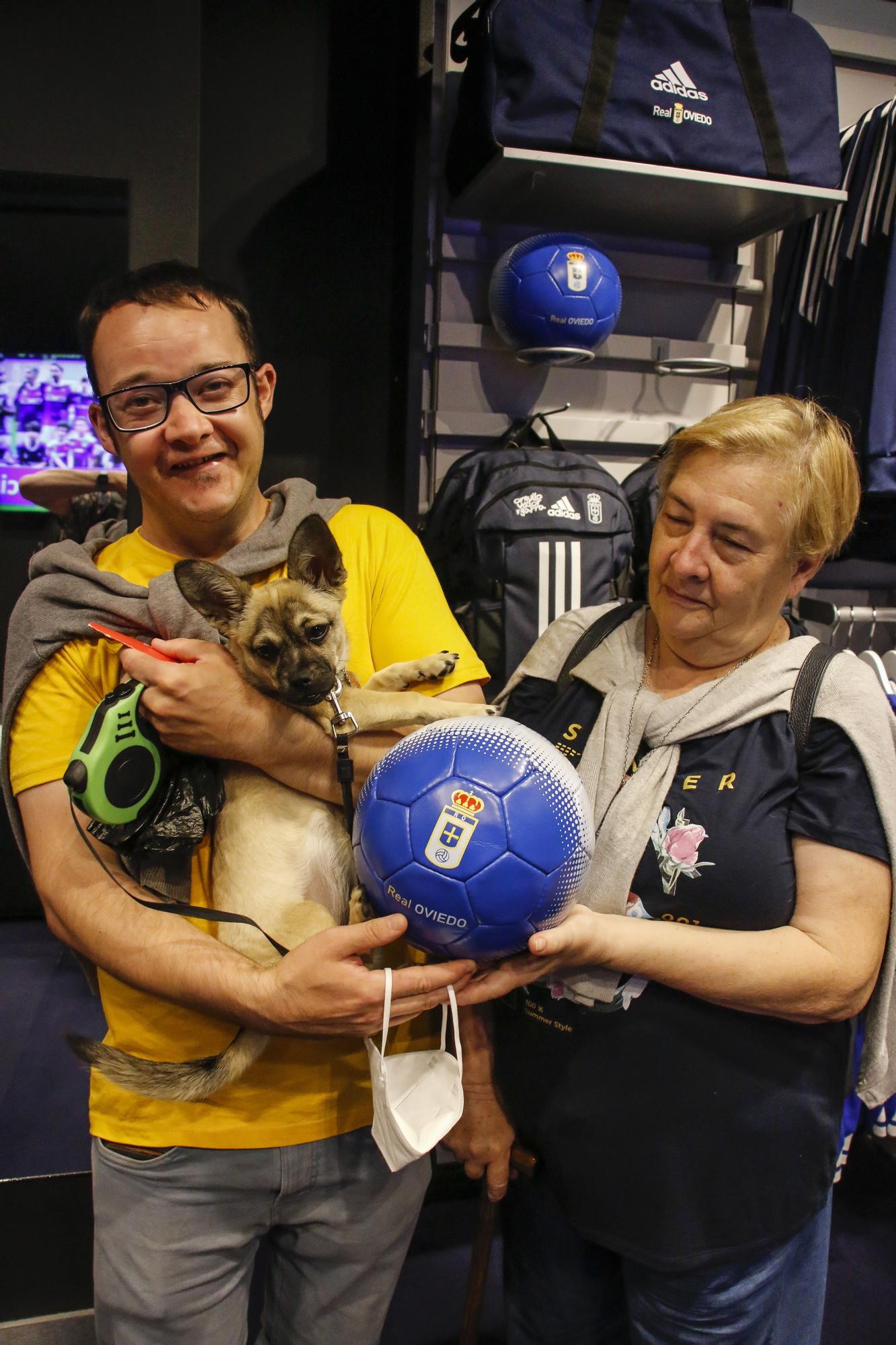 Así fue el primer día de la campaña de abonados del Real Oviedo