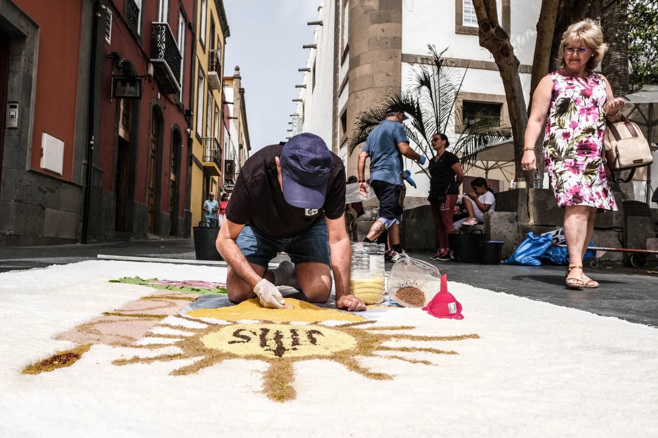 Alfombras del Corpus en Santa Ana