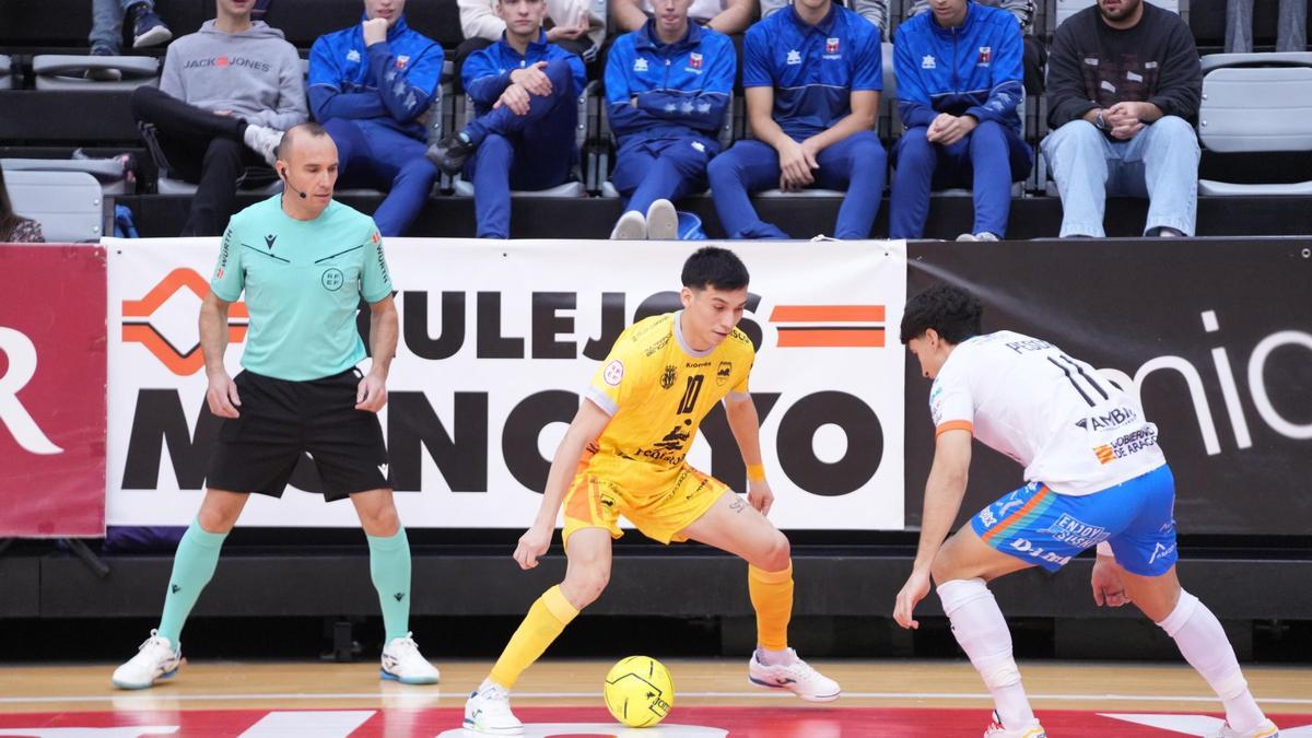 Lance del duelo, saldado con triunfo del equipo de Baix Maestrat.