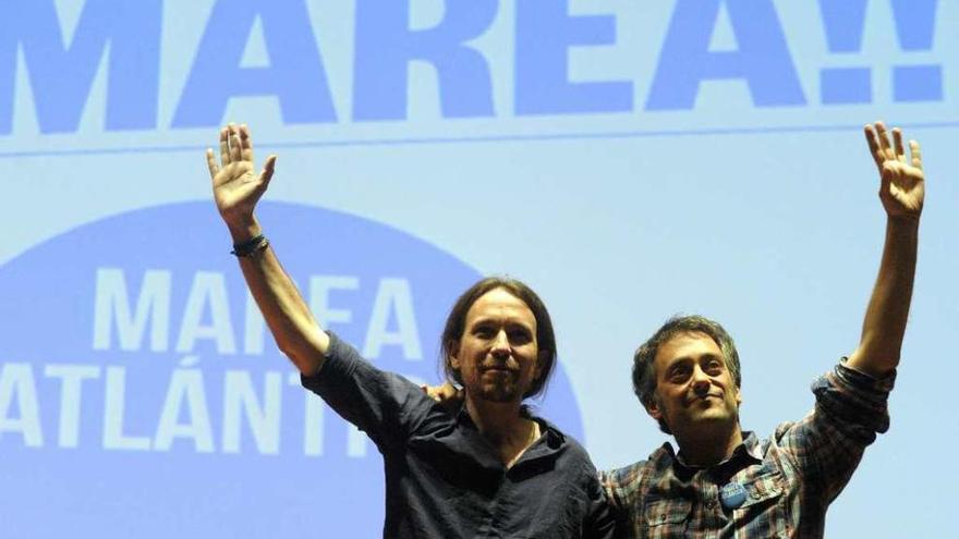 Ferreiro, a la derecha, junto a Iglesias en un mitin en A Coruña en las municipales de 2015. // Víctor Echave