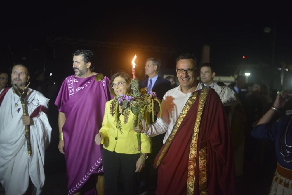 Encendido del Fuego Sagrado y pregón de la alcaldesa de Cartagena