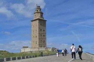El Concello de A Coruña sigue adelante con el plan para rediseñar la zona de la Torre y reducir los pisos en su entorno sin esperar al informe de la Unesco