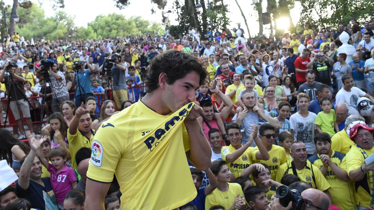 Alexandre Pato, en su presentación como jugador del Villarreal CF.