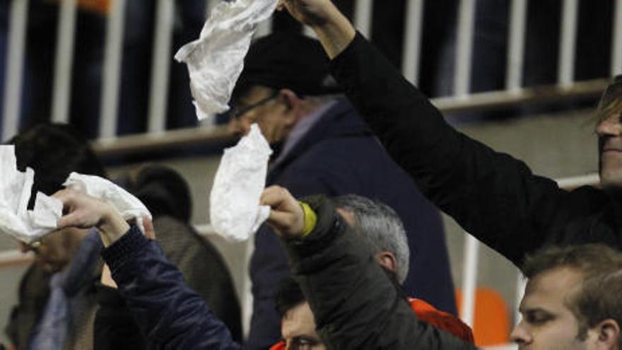 Los árbitros no tienen respeto al Valencia CF