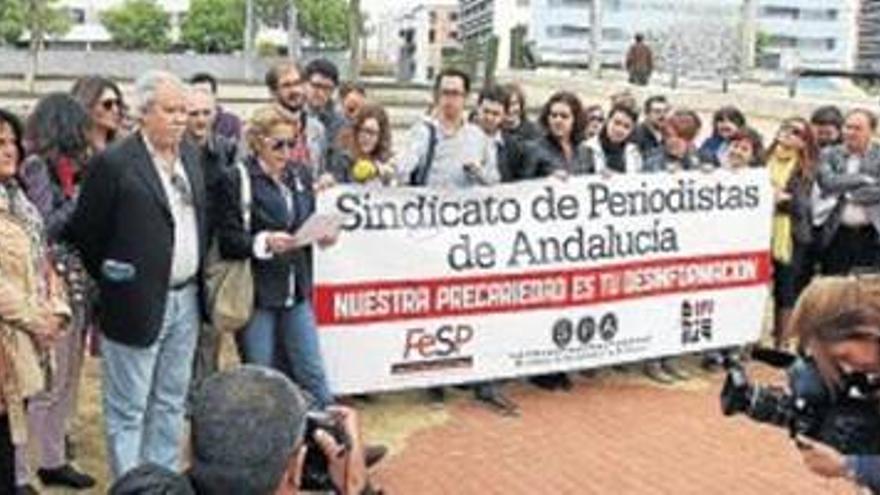 Reivindican "el papel esencial" de los periodistas en la democracia