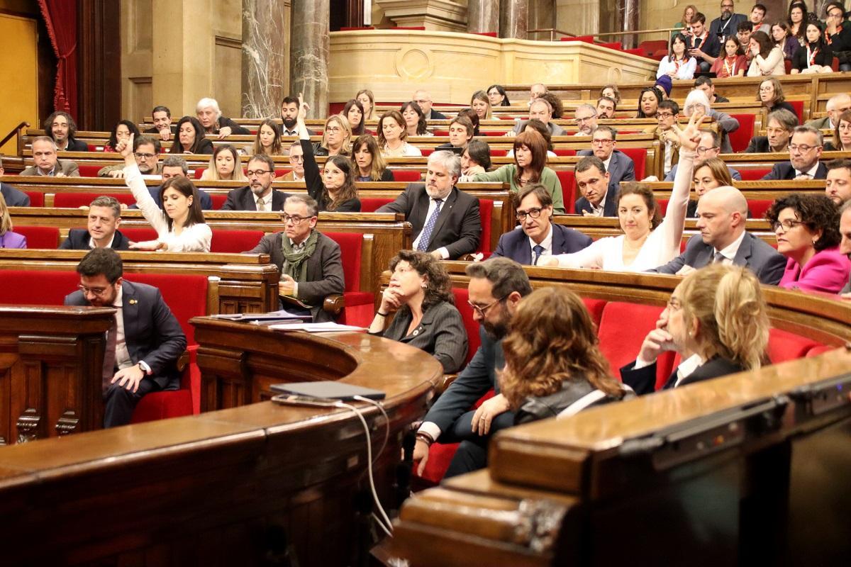 La majoria de partits del Parlament surten en defensa de la candidatura de la rumba catalana a la Unesco