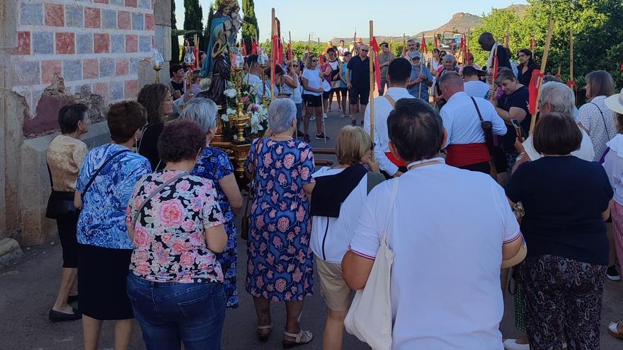 Les Valls secunda su tradicional romería a Benicalaf