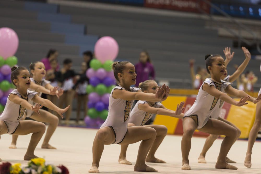 Campeonato regional de Gimnasia Estética en el polideportivo Príncipe de Asturias