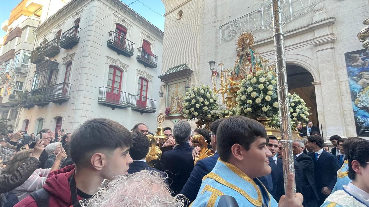 Salida procesional de la Inmaculada en Puente Genil.