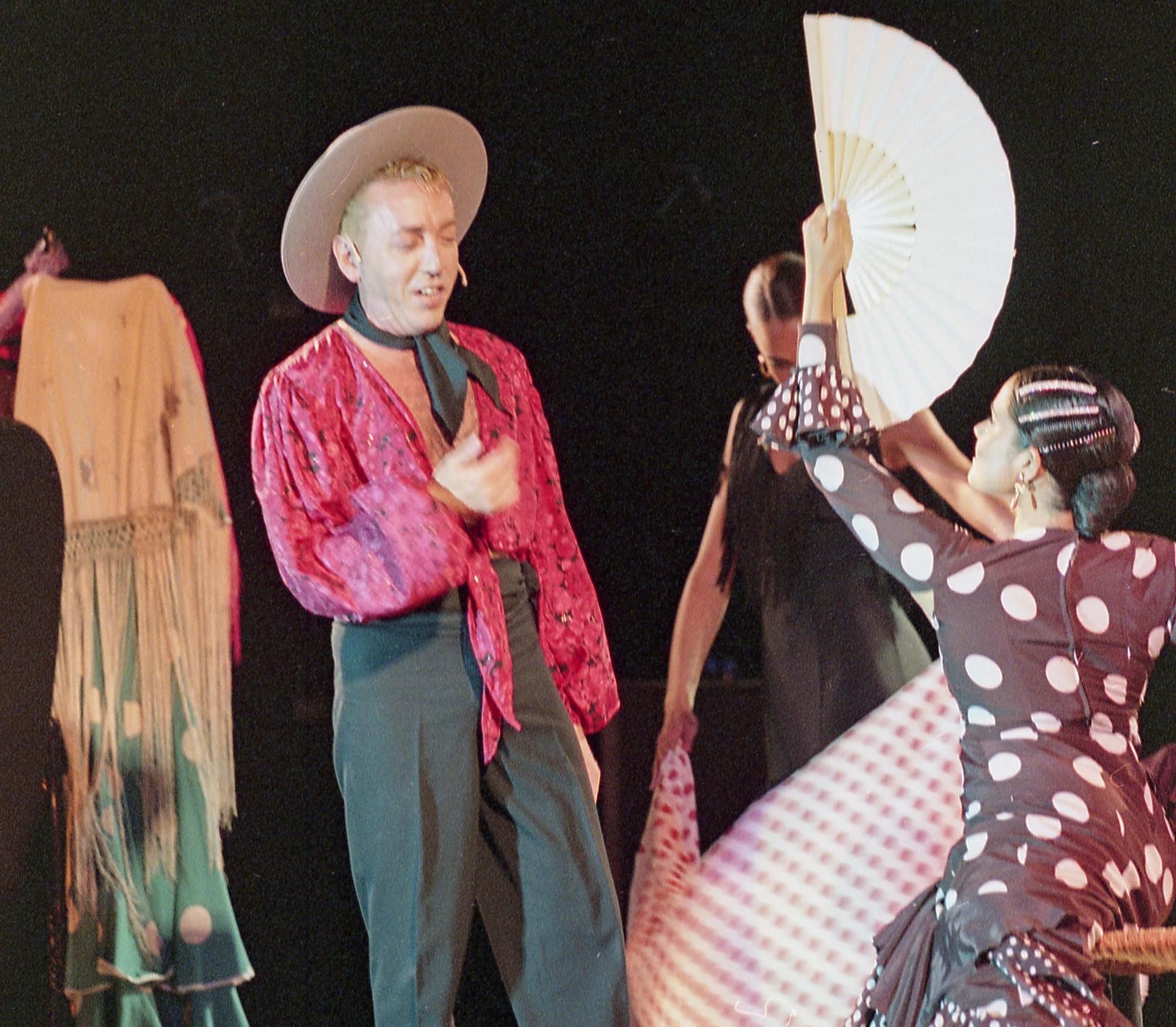 Así fue el homenaje a Miguel de Molina escenificado en la Fira de Xàtiva de 2022