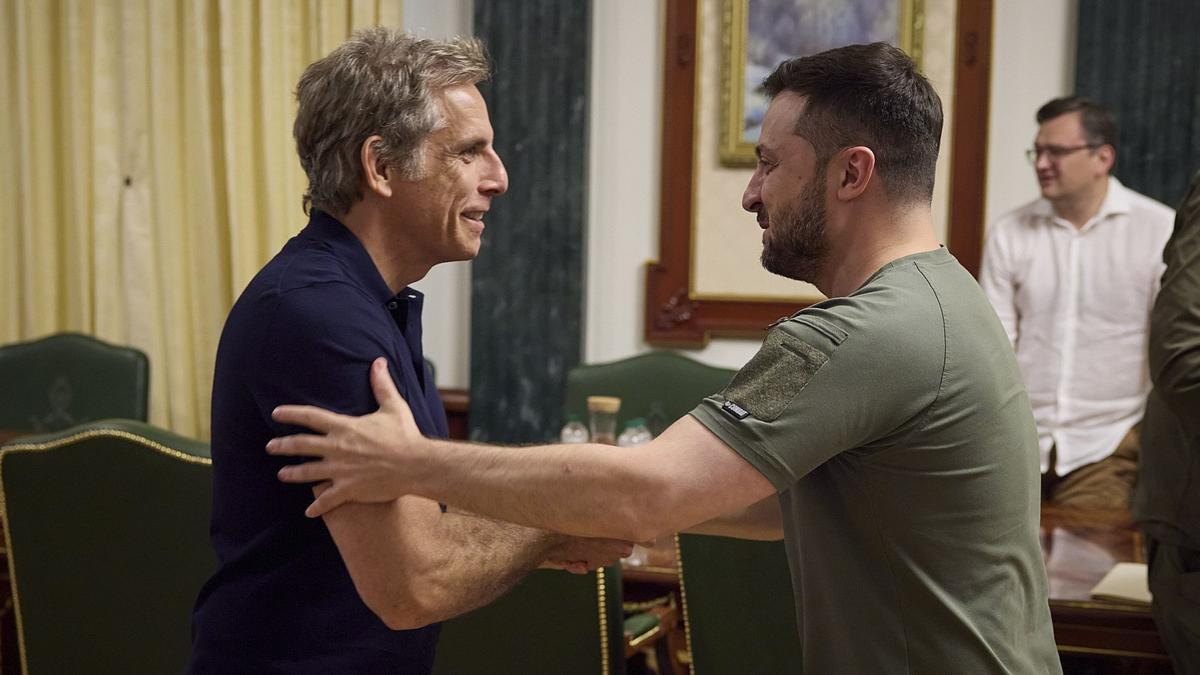 Ben Stiller a Zelenski en su visita a Kiev: "Eres mi héroe"