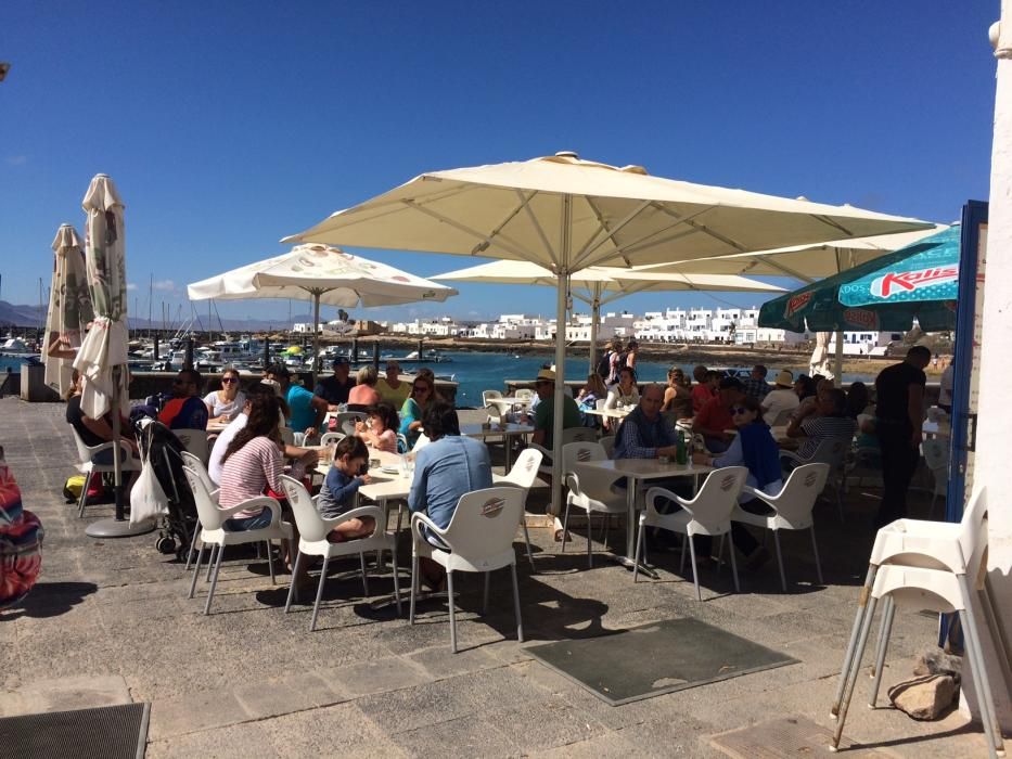 Paro histórico de los 'jeep safari' en La Graciosa