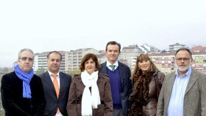 F. Balsa y E. Rodríguez (centro) con los otros candidatos. // Fdv