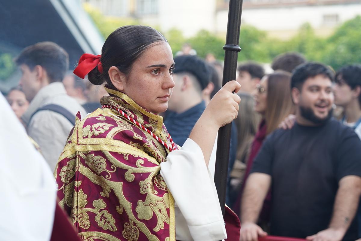 La salida del Cristo de las Lágrimas, en imágenes